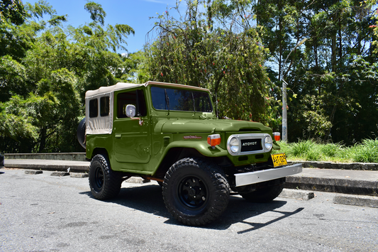 Classic Colors of the FJ40: History and Trends